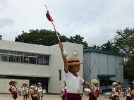 鼓隊パレードと音楽の先生