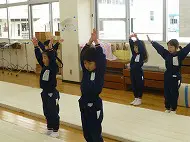 体育あそび　音楽あそび