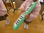 合奏練習　凧あげ　英語