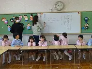話し合い　英語　音楽